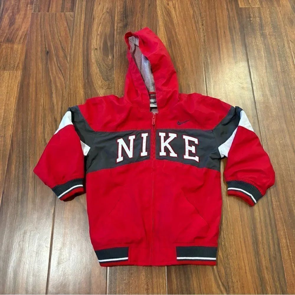 Nike lightweight windbreaker zip up hooded jacket